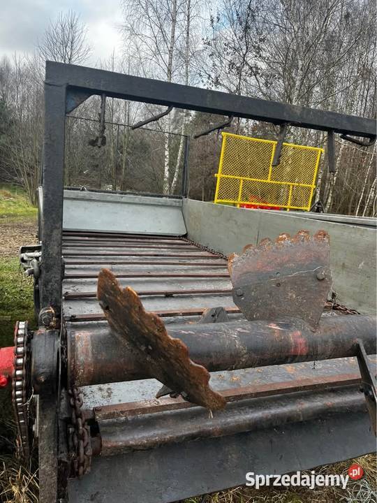 Rozrzutnik obornika 2 osiowy nieuszkodzony Rozrzutniki obornika Biecz