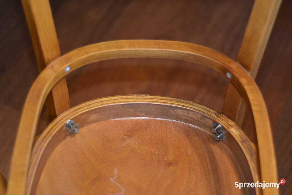 Krzesła drewniane 4 sztuki stan Stoły, krzesła, biurka Poznań sprzedam