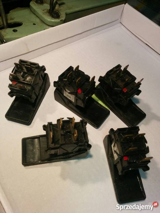 Maluch 126 wlacznik swiatel awaryjnych osobowe Motoryzacja Stalowa Wola