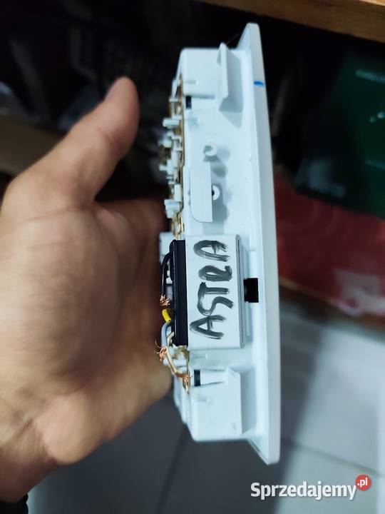 Lampa oświetlenie tyłu Opel Astra J kombi saport osobowe Krapkowice