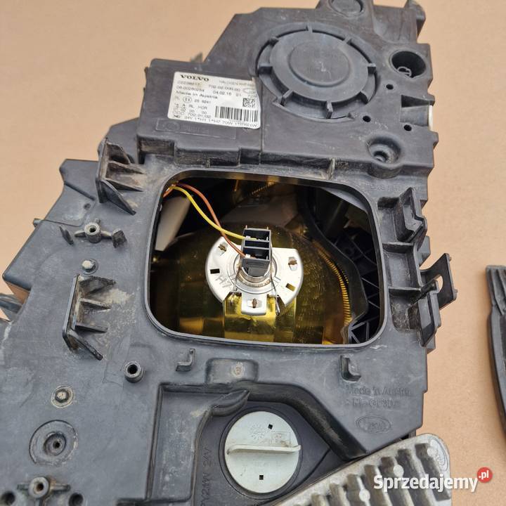 VOLVO FH4 REFLEKTOR LAMPA PRZÓD PRAWA ORYGINAŁ Bieleń