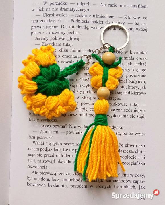 Wiosenny brelok wykonany na szydełku Łask sprzedam