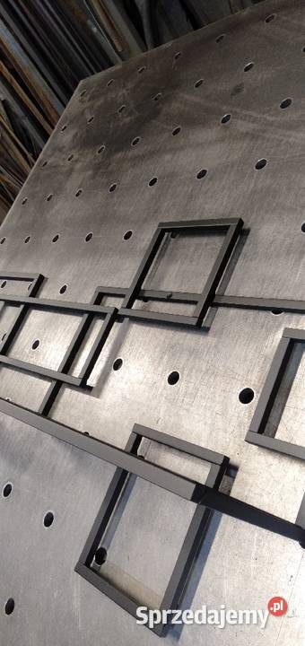 Kwietnik metalowy ścienny Belsoo