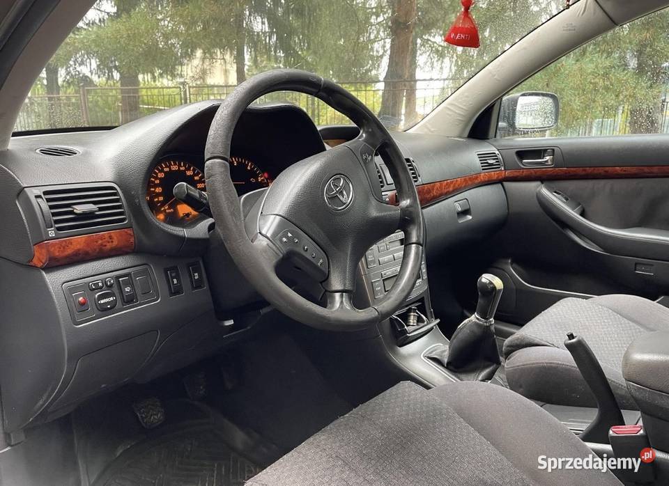 mam na sprzedaż Volkswagen Touran z 2003 roku w 2000cm3