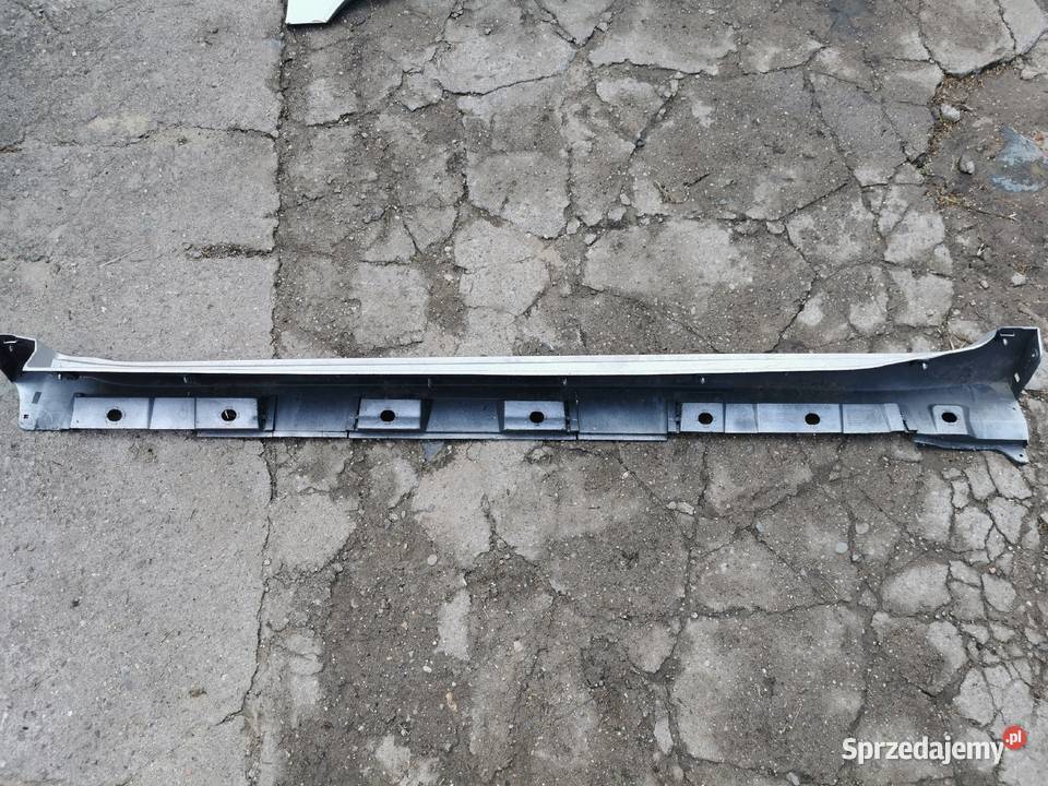 listwa progowa toyota avensis t27 kombi prawa Rok produkcji 2010 Motoryzacja wielkopolskie Międzychód