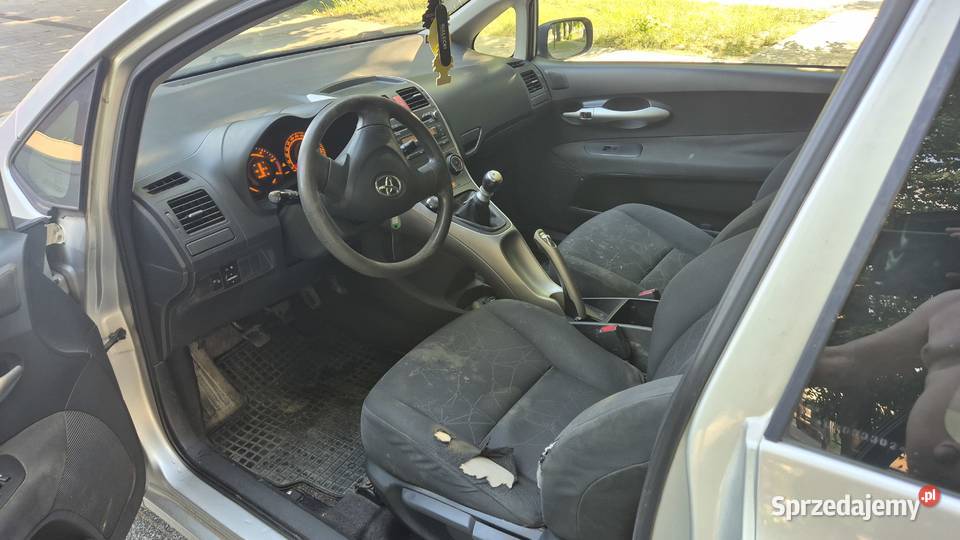 TOYOTA AURIS 14 DIESEL D4D 2009 1400cm3 Auris Częstochowa
