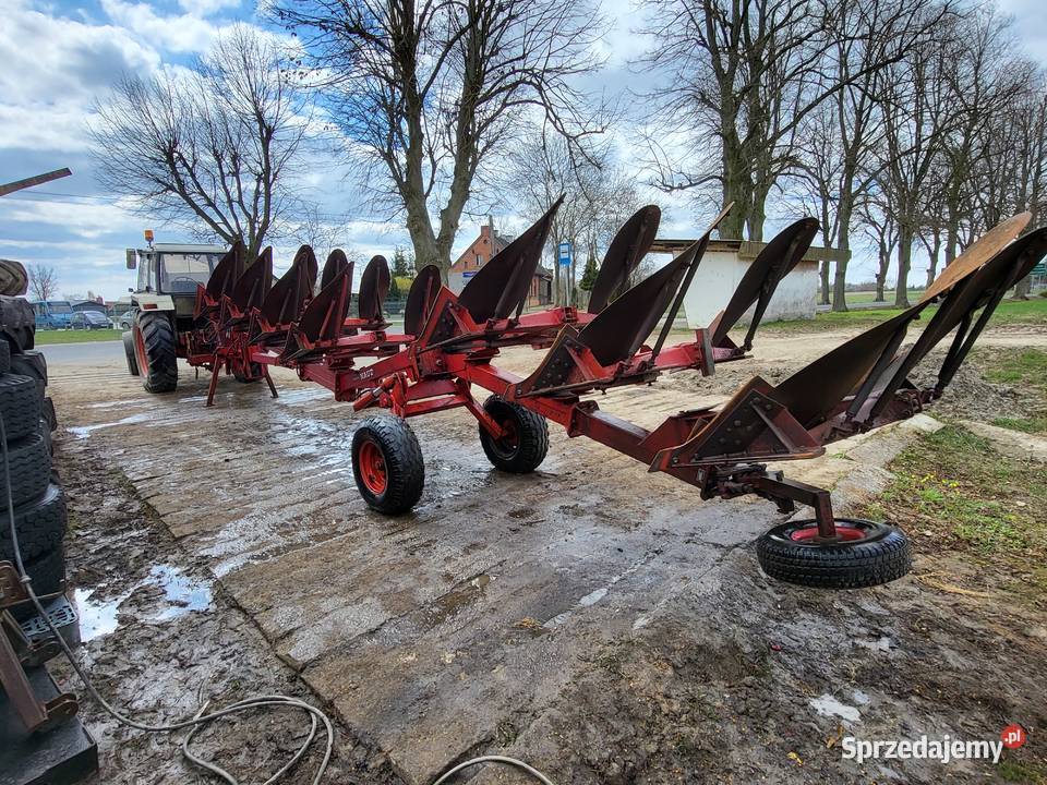 Pług 7skibowy obracany Naud Na zabezpieczeniu