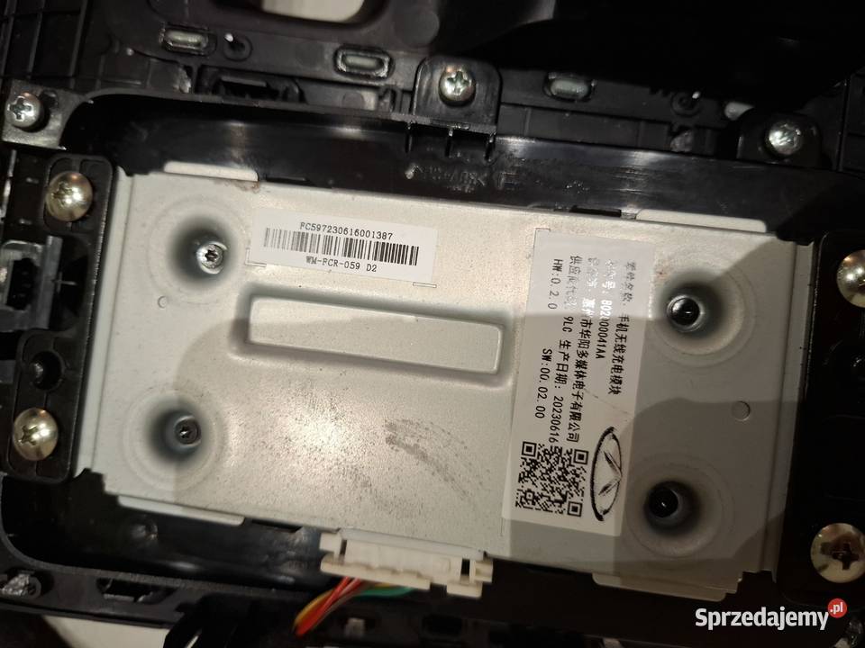 chery tiggo 7 Pro 2022 kokpit lewarek ładowarka