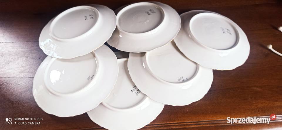 Talerzyk deserowy z ręcznie malowanymi dekorami pomorskie