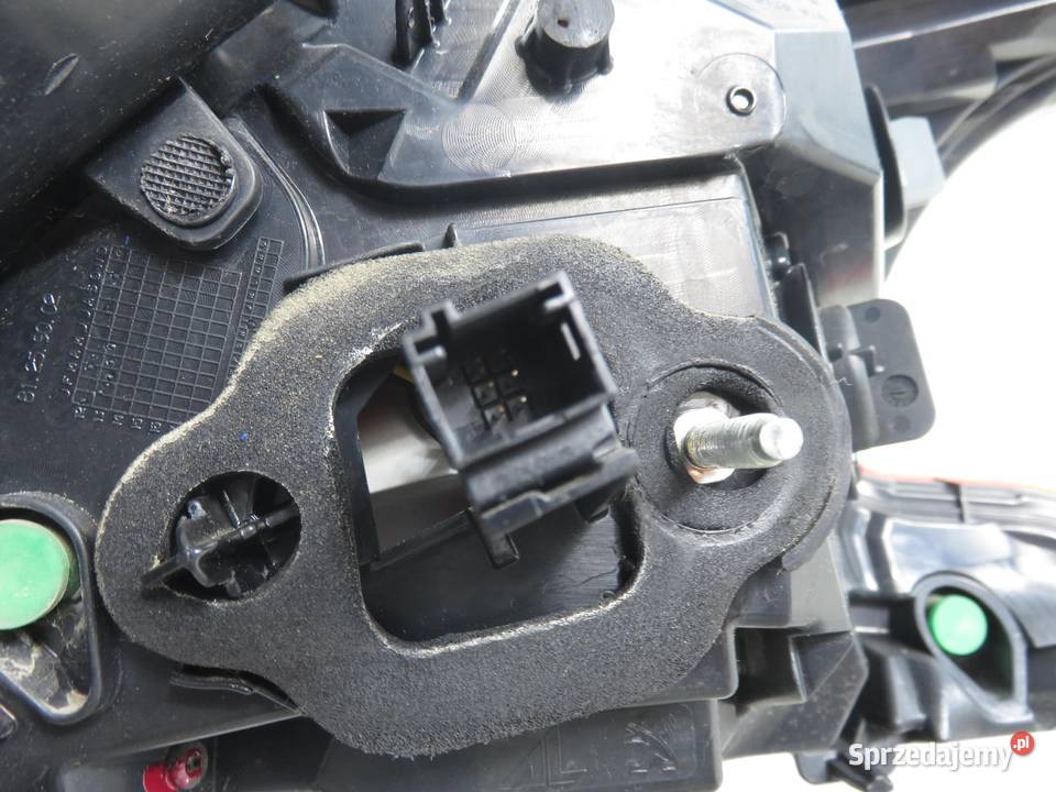 LAMPA LEWA TYLNA PEUGEOT 308 II 81250101 osobowe Lampy tylne sprzedam