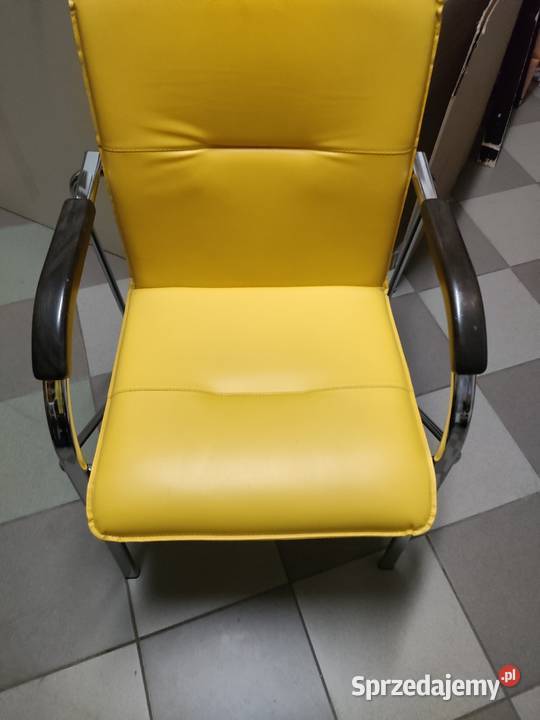 Krzesło firmy Nowy Styl kolor żółty 54cm