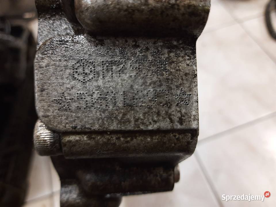 Piaggio FLY 3V silnik części Wał koło cylinder Jelenia Góra