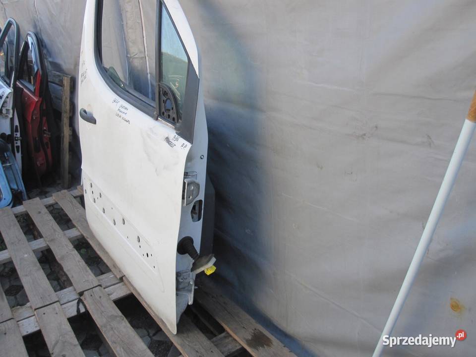 PEUGEOT PARTNER II 09r drzwi prawe przód świętokrzyskie