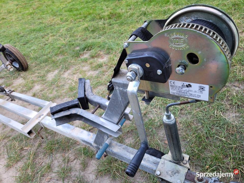 Łódź kabinowa motorówka 42m Honda 15 czterosuw wielkopolskie Złotów