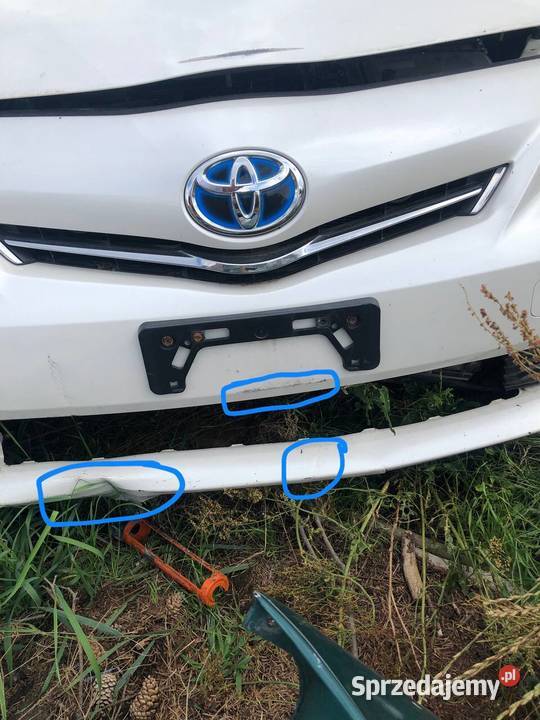 Zderzak przedni Toyota Prius Plus Toyota Prius V Poznań