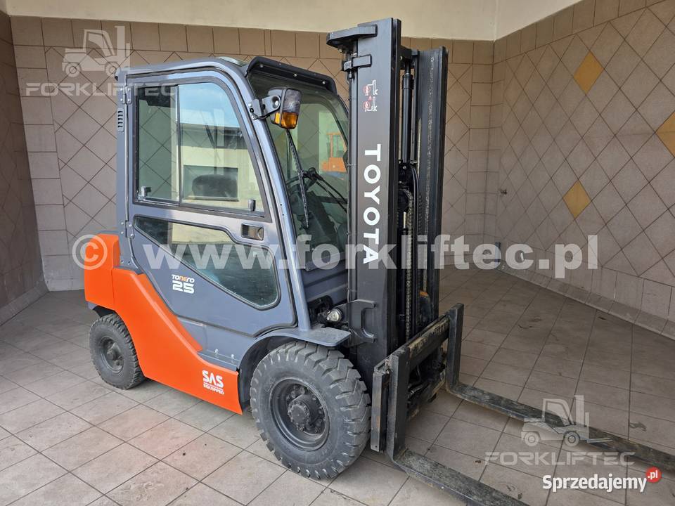 Wózek widłowy TOYOTA 8FDF25 kabina przesuw sprzedam