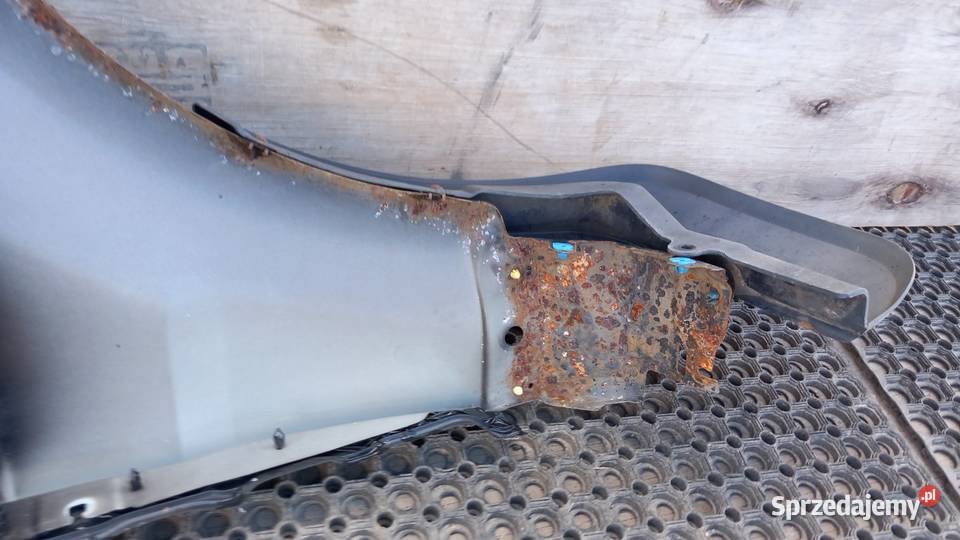 LAND ROVER DISCOVERY III L319 BŁOTNIK PRZÓD LEWY osobowe Zbierkowo