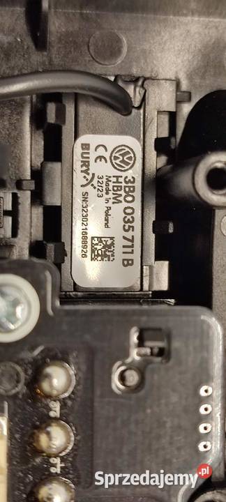 VW TIGUAN II LAMPKA PODSUFITKI 5G0868837 osobowe