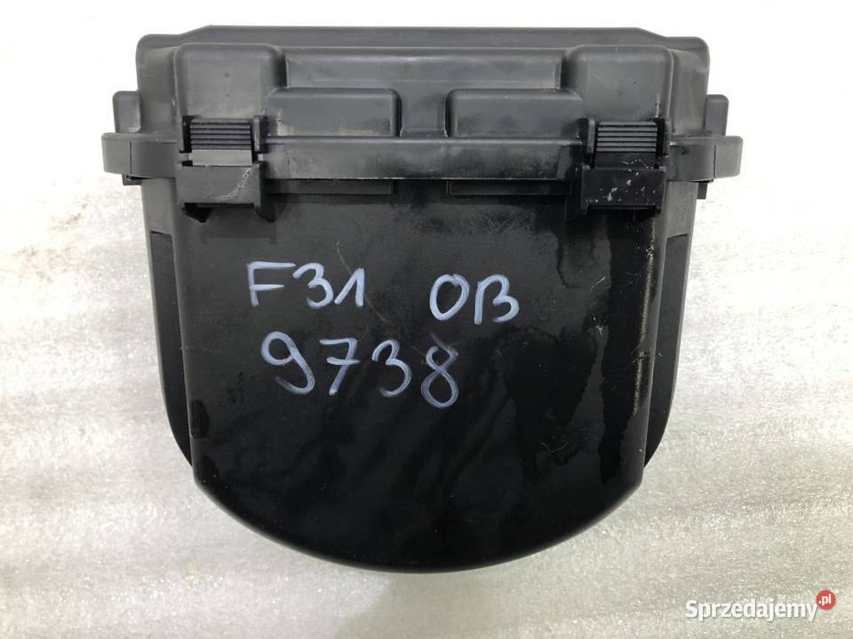 PUSZKA SKRZYNKA BEZPIECZNIKÓW BMW F31 9224872