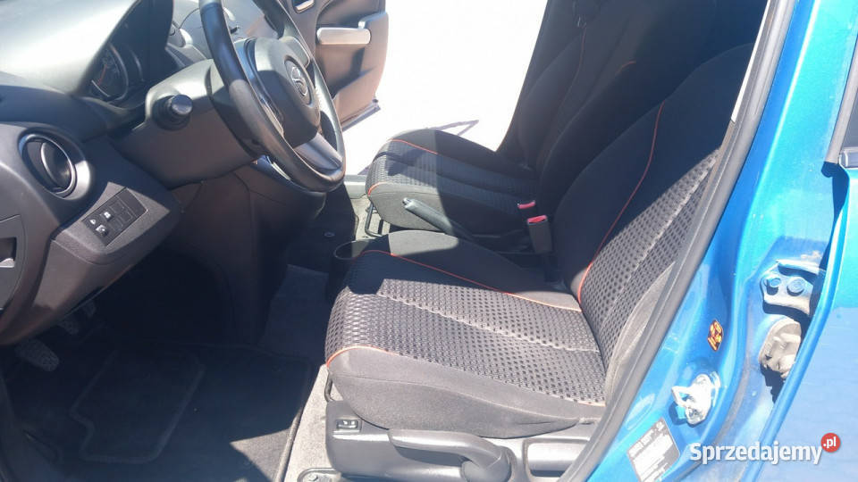 Mazda 2 Mazda 2 14 75 bogata wersja pełen serwis światła przeciwmgielne Łódź