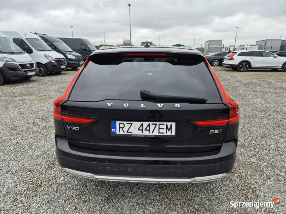 Volvo V90 Cross Country