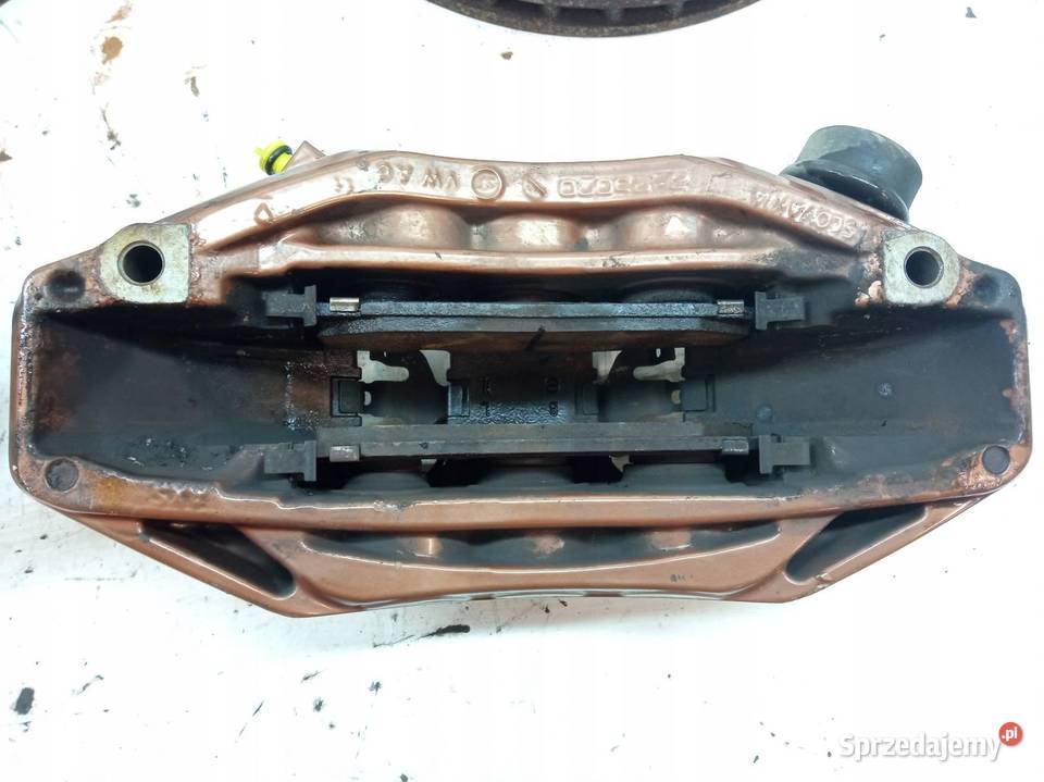 ZACISK HAMULCOWY LEWY PRAWY PRZÓD AKEBONO 374MM Zaciski i jarzma sprzedam