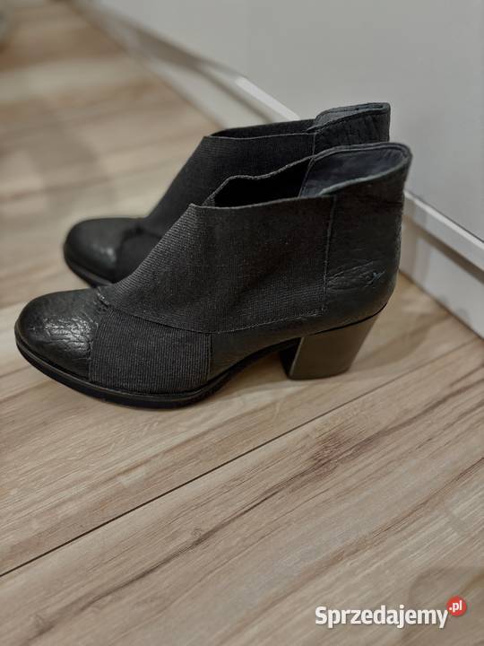 Czarne skórzane botki botki na słupku sztyblety Legionowo
