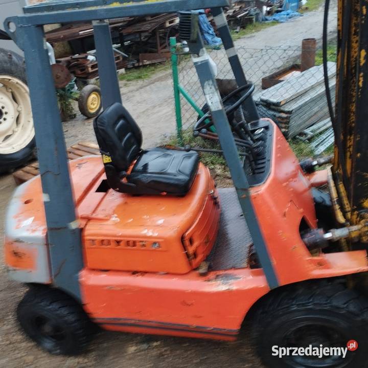 Wozek widlowy uszkodzony Toyota diesel sprzedam