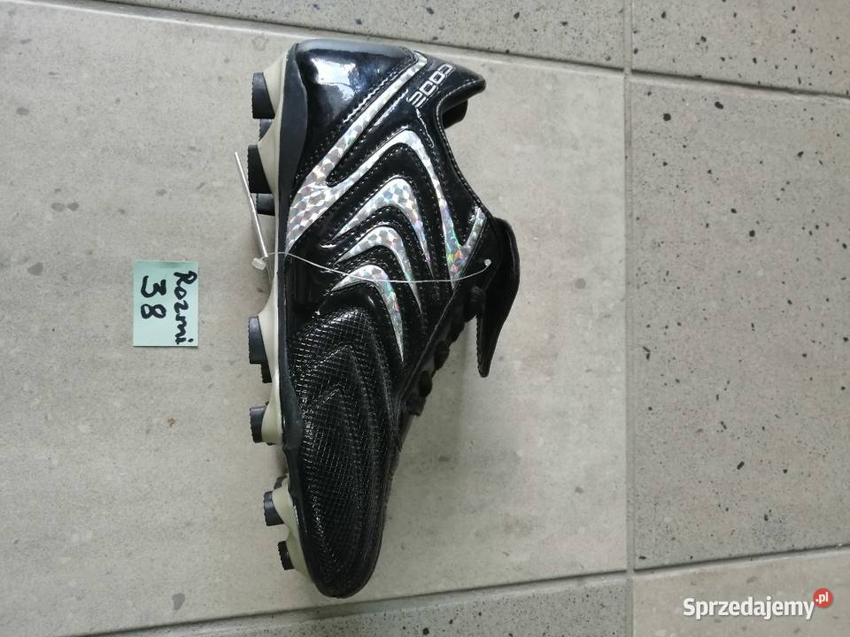 Buty piłkarskie lanki nowe Piłka nożna sprzedam