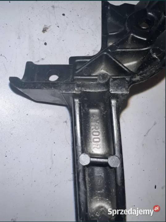 Stelaż mocowanie owieweklusterek prawy Yamaha