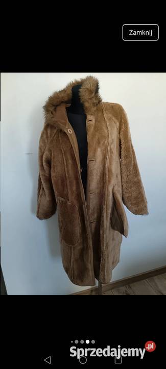 Płaszcz ocieplany kożuszkiem zapinany na guziki Krosno
