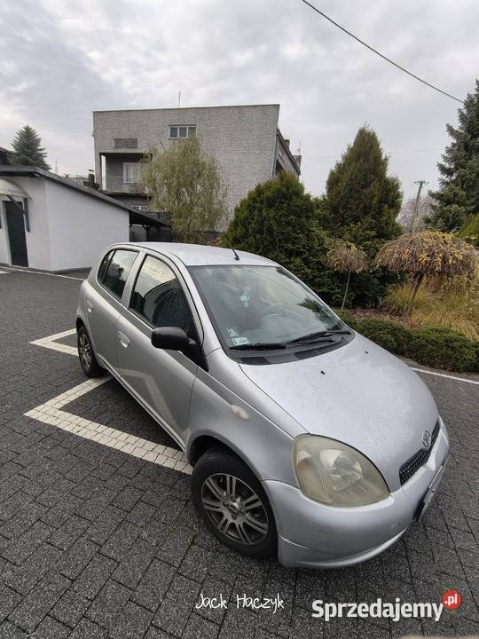 Toyota Yaris 10 nieuszkodzony świętokrzyskie Ostrowiec Świętokrzyski