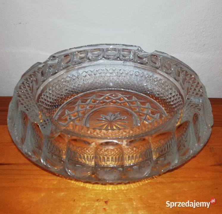Stara kryształowa popielnica