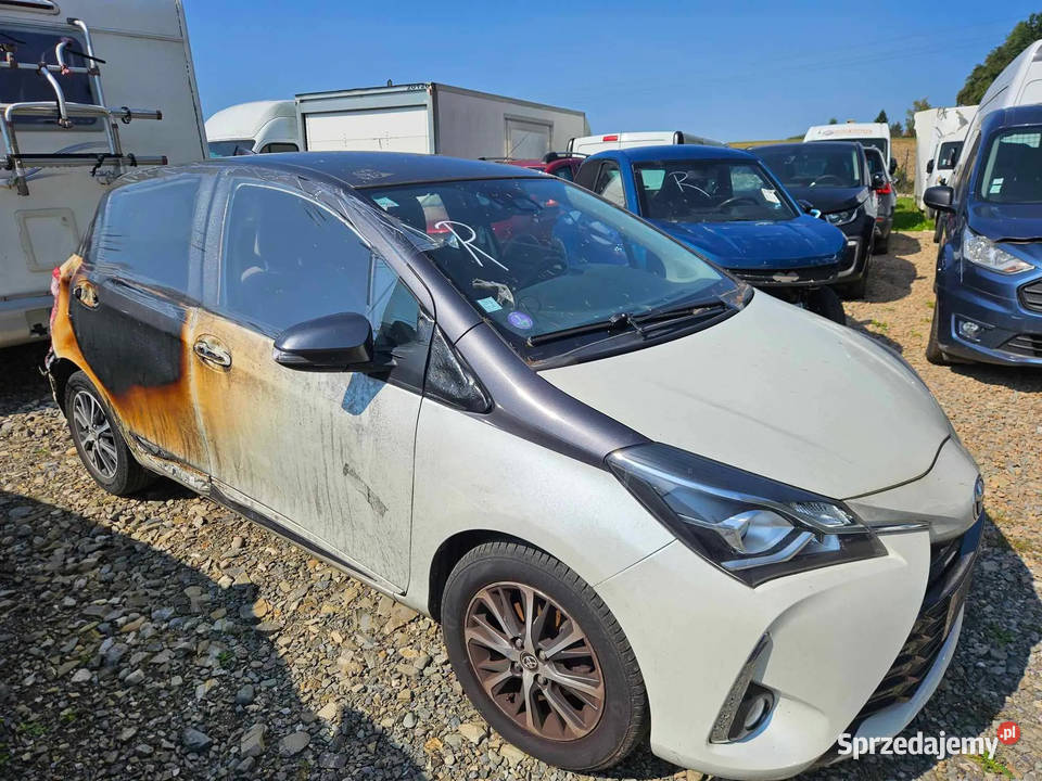 2019 TOYOTA YARIS III Y20 1.0 benzyna OPALONA PRAWA STRONA