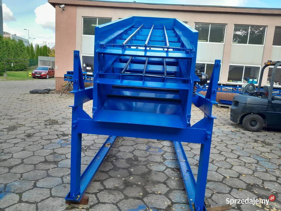Przesiewacz wibracyjny trzy pokładowy PWK 09303