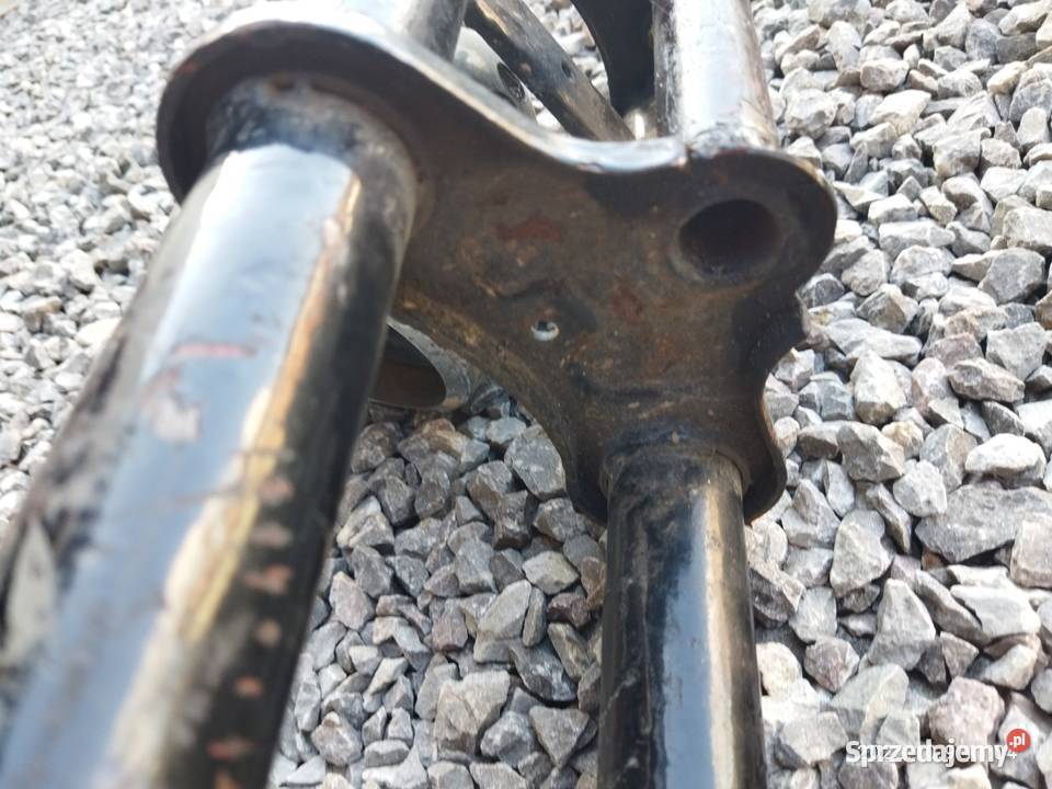 Przód motorynka z lampą widelec