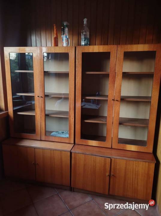 Dwie takie same biblioteczki PRL Celestynów