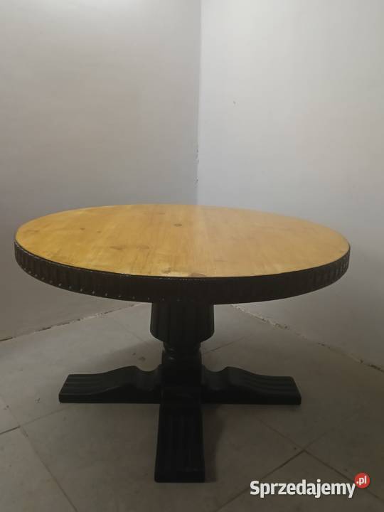 Okrągły stół drewniany renowacji Nawojowa