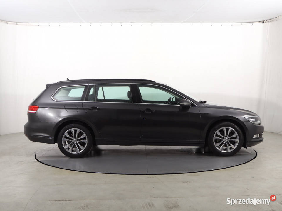 VW Passat 20 TDI Rok produkcji 2018 Passat Katowice