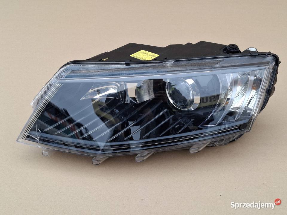 SKODA OCTAVIA III 3 REFLEKTOR LEWY BIXENON LED Bieleń
