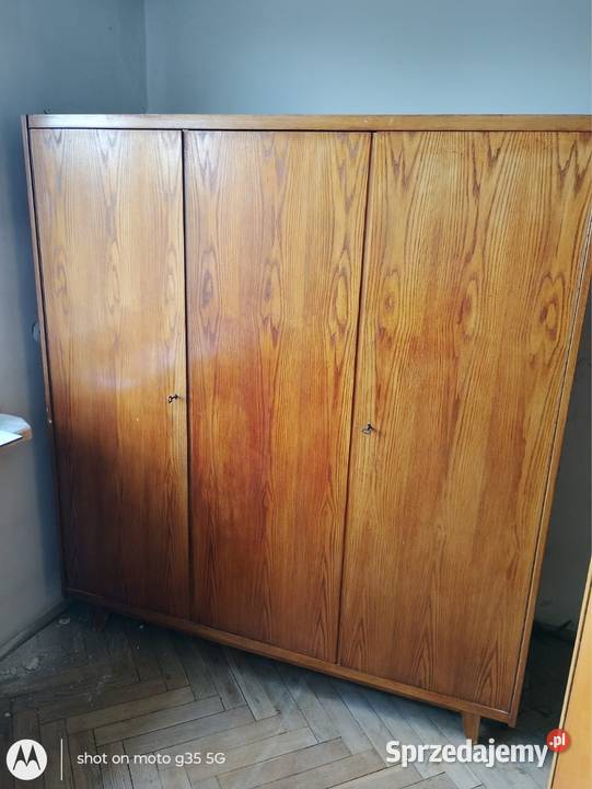 Szafa trzydrzwiowa z lat 50 tych