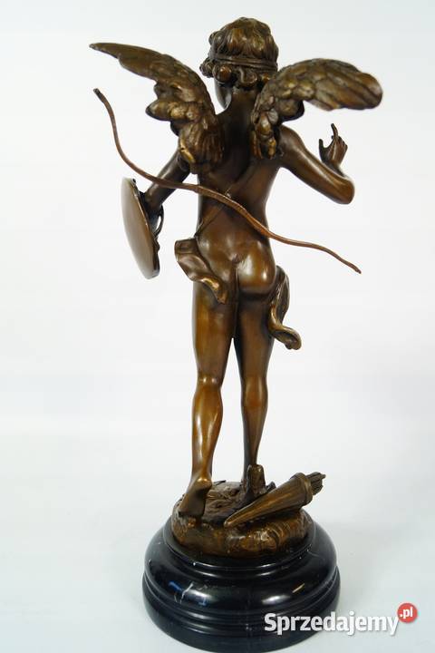 Amor z łukiem symbol miłości figura z brązu Gizałki
