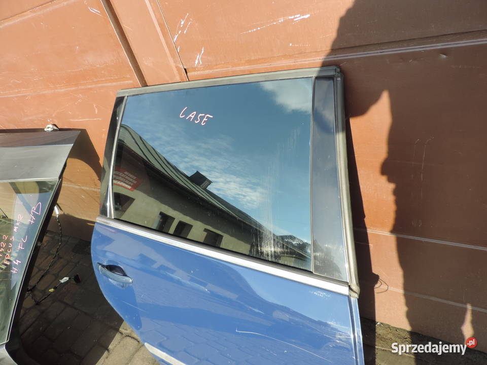 VW PASSAT B5 KOMBI FL DRZWI PRAWY TYŁ LA5E Części samochodowe Nowy Sącz