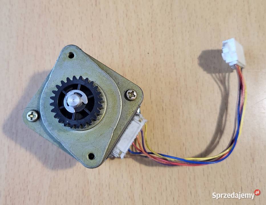 Silnik Krokowy Japan Servo KH42JM2B158 NEMA 17