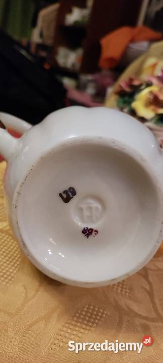 Niewielki zgrabny dzbanek biel bordo złoto Wrocław