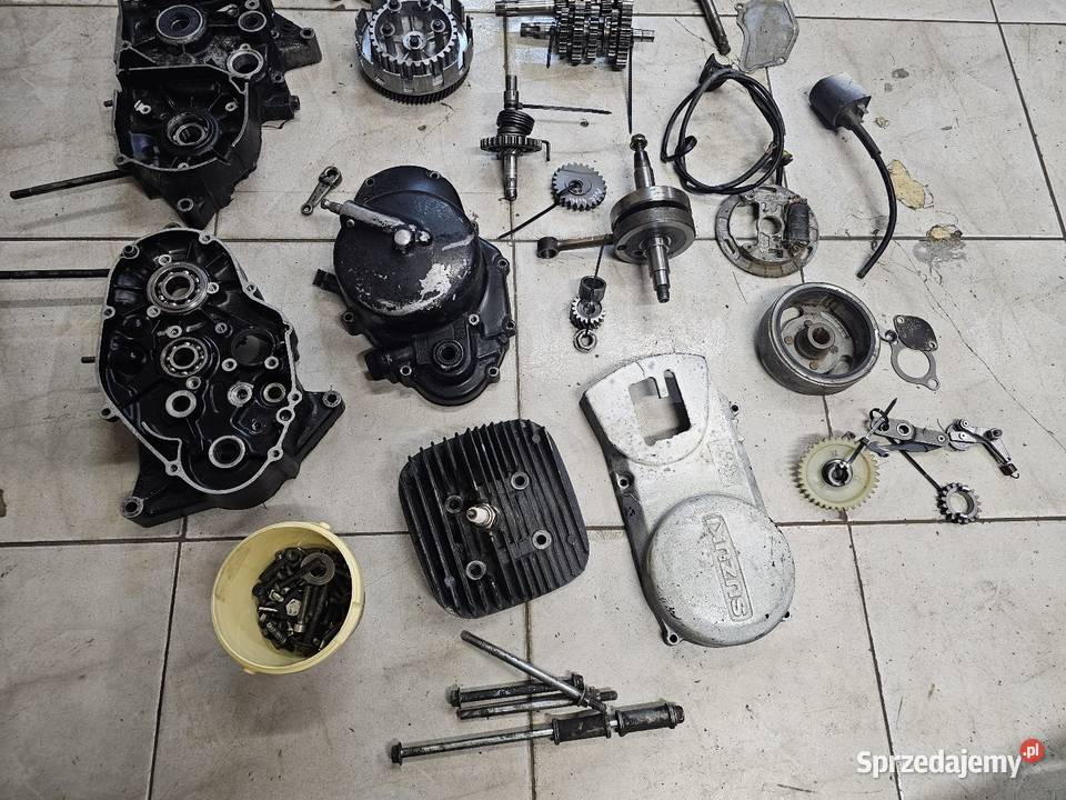 Suzuki DS 80 silnik części ds80 wał kapa karter Jelenia Góra