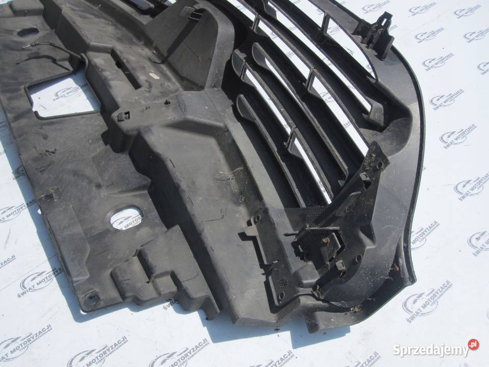 RENAULT TRAFIC III 15r grill atrapa 623108673R Kielce