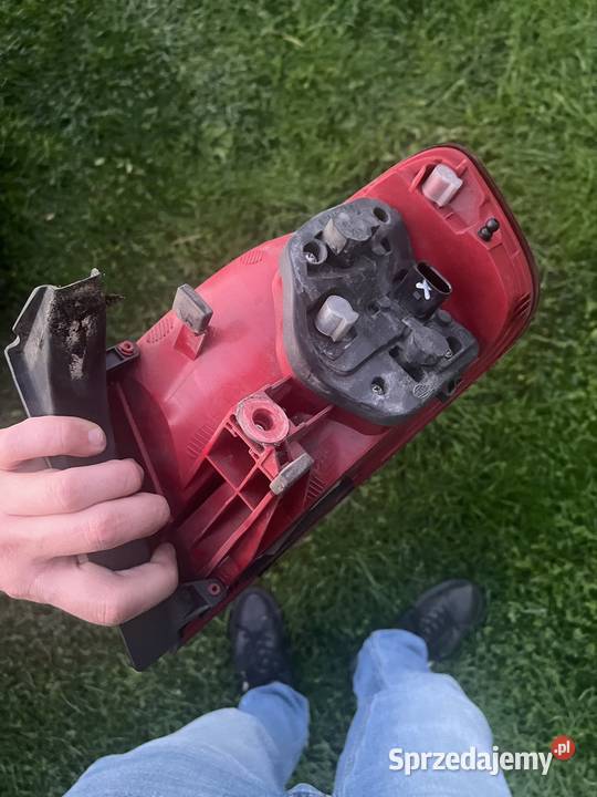 Lampa tylna lewa Audi a4b8 osobowe Lampy tylne
