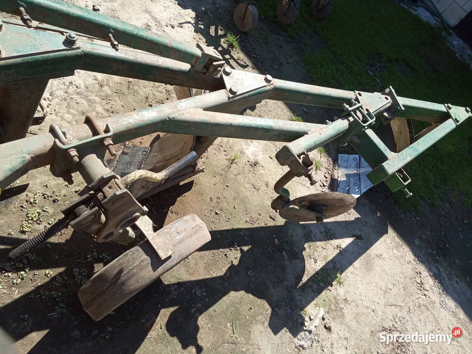 Pług 3 skibowy z przystawką na 4 skibę