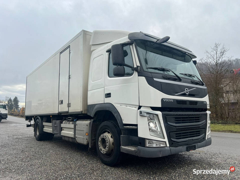 Chlodnia z winda Volvo